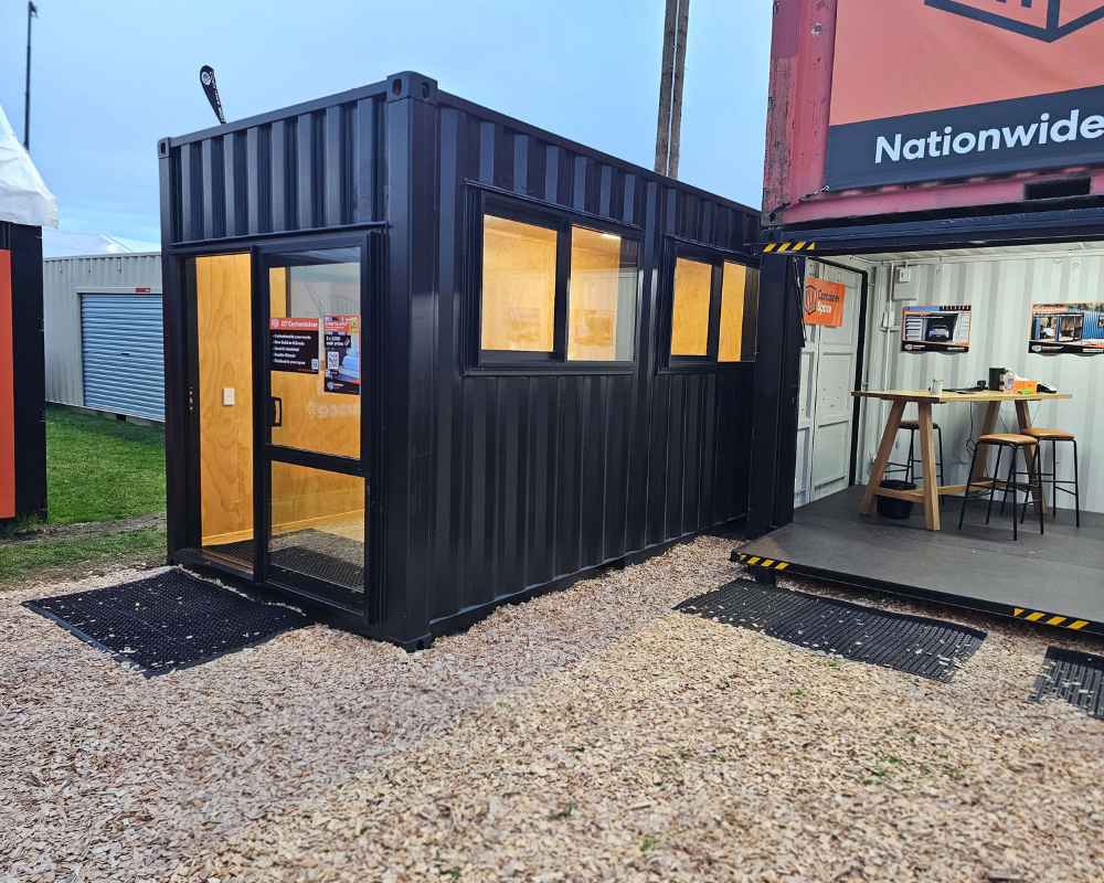 Modified 20ft Customtainer office by Container Space
